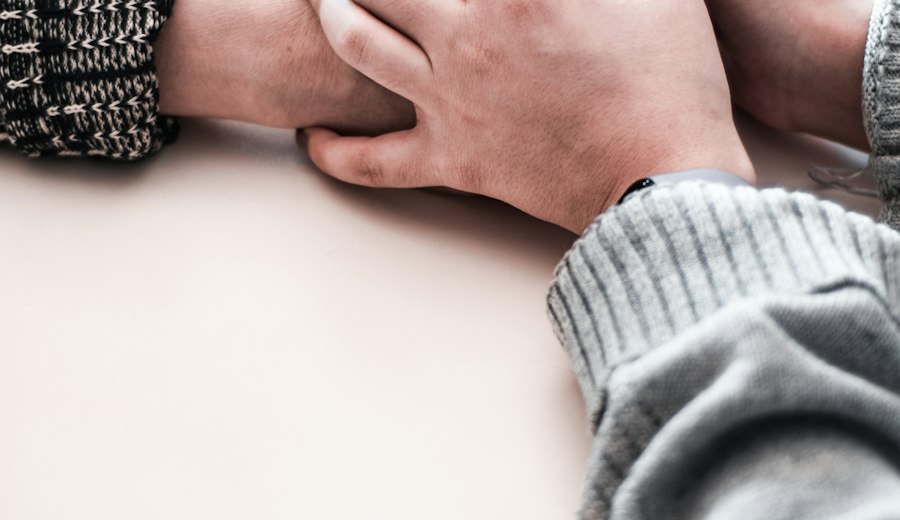 Manos que se sostienen: violencia intrafamiliar